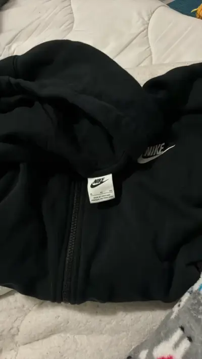 Polerón negro con capucha Nike - miniatura 2