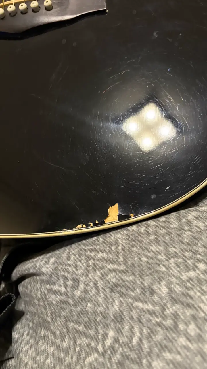 Guitarra acústica Ibanez negra con funda - 2