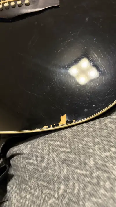 Guitarra acústica Ibanez negra con funda - miniatura 2