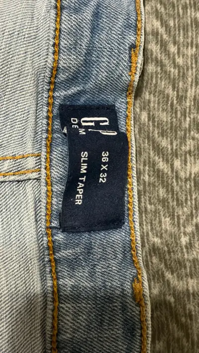 Jeans GAP slim taper celeste para hombre - miniatura 2