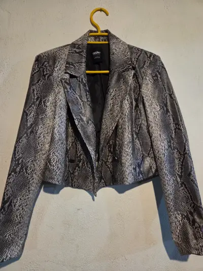 Chaqueta de mujer con estampado de serpiente - miniatura 1