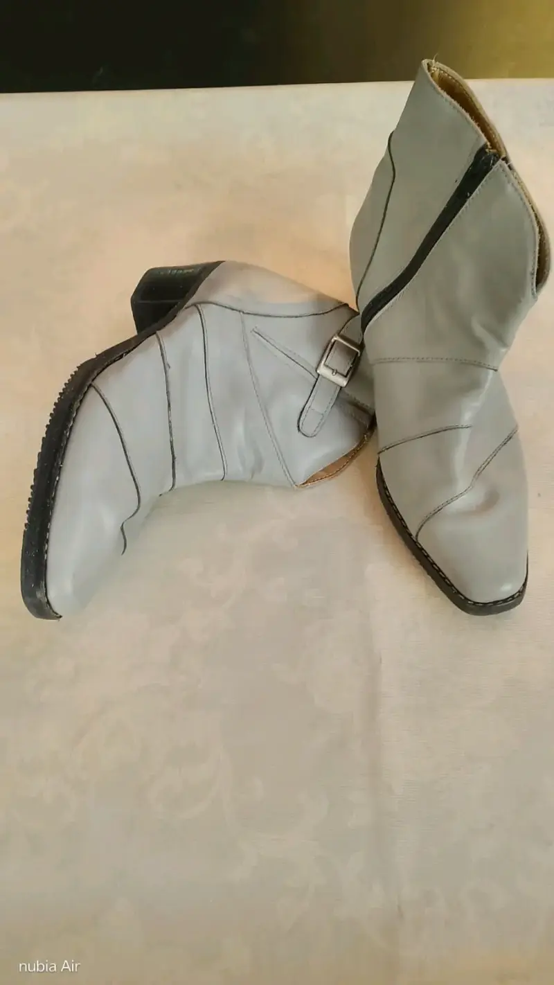 Botines de cuero gris con cierre lateral - 2