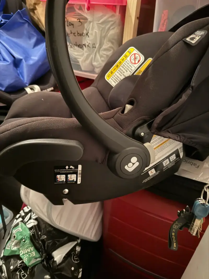 Coche y Silla de Auto Maxi-Cosi Mico 30 Negra - 2