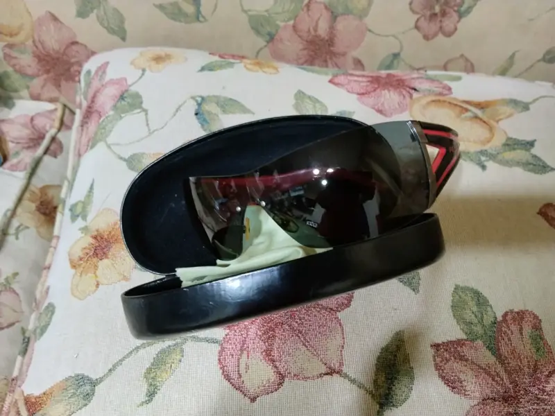 Gafas de Sol Deportivas Police con Estuche - 2