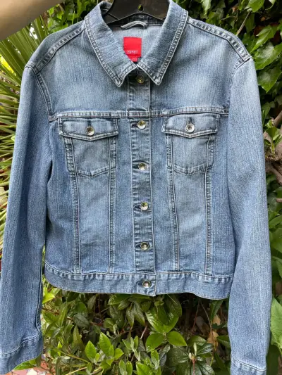 Chaqueta de mezclilla con diseño de búho pintado a mano - miniatura 3