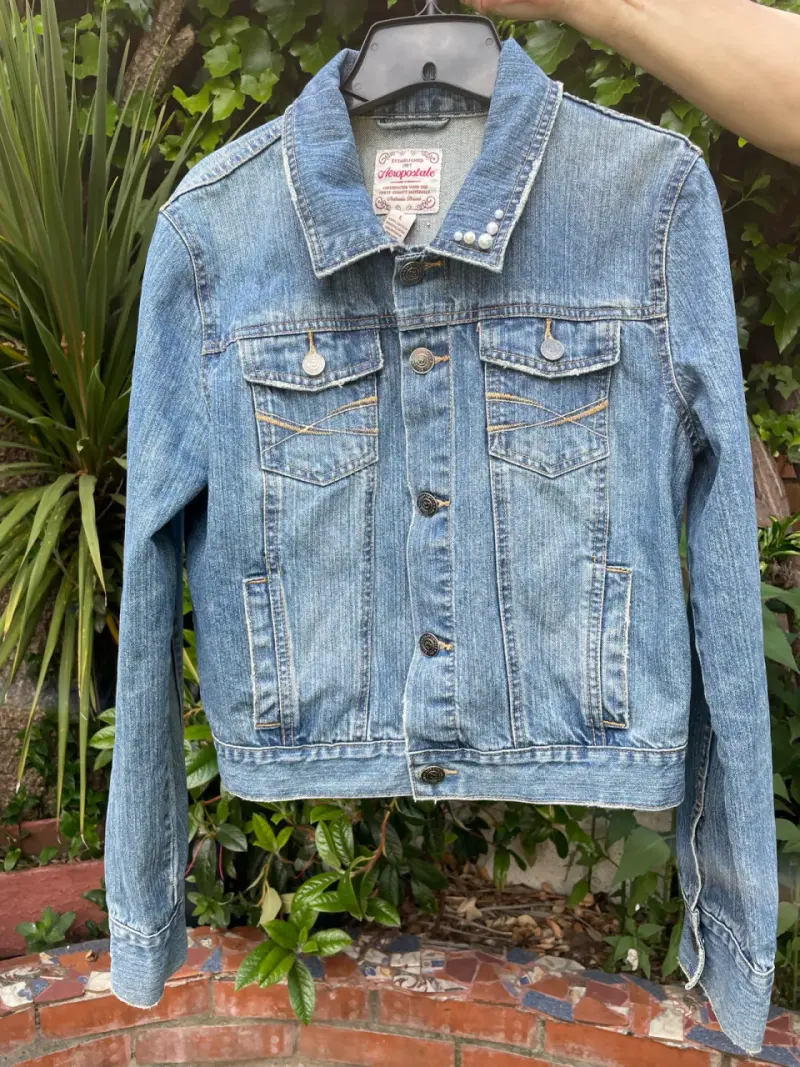 Chaqueta de mezclilla con diseño de colibrí pintado a mano - 2