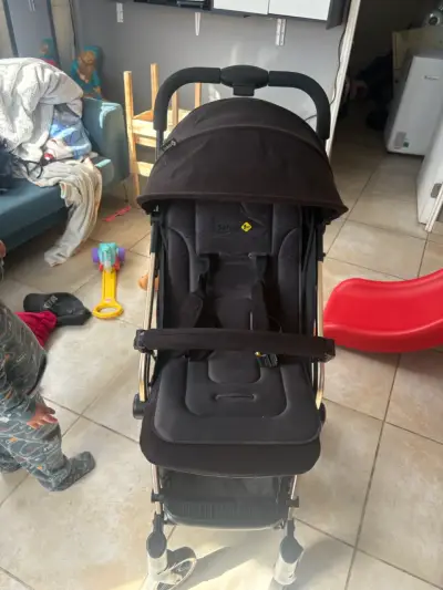 Coche de bebé Safety 1st plegable negro - miniatura 1