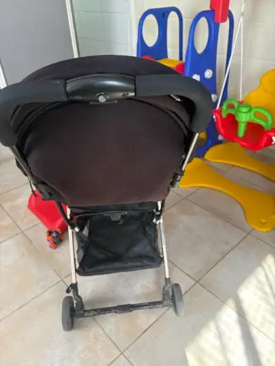 Coche de bebé Safety 1st plegable negro - miniatura 4