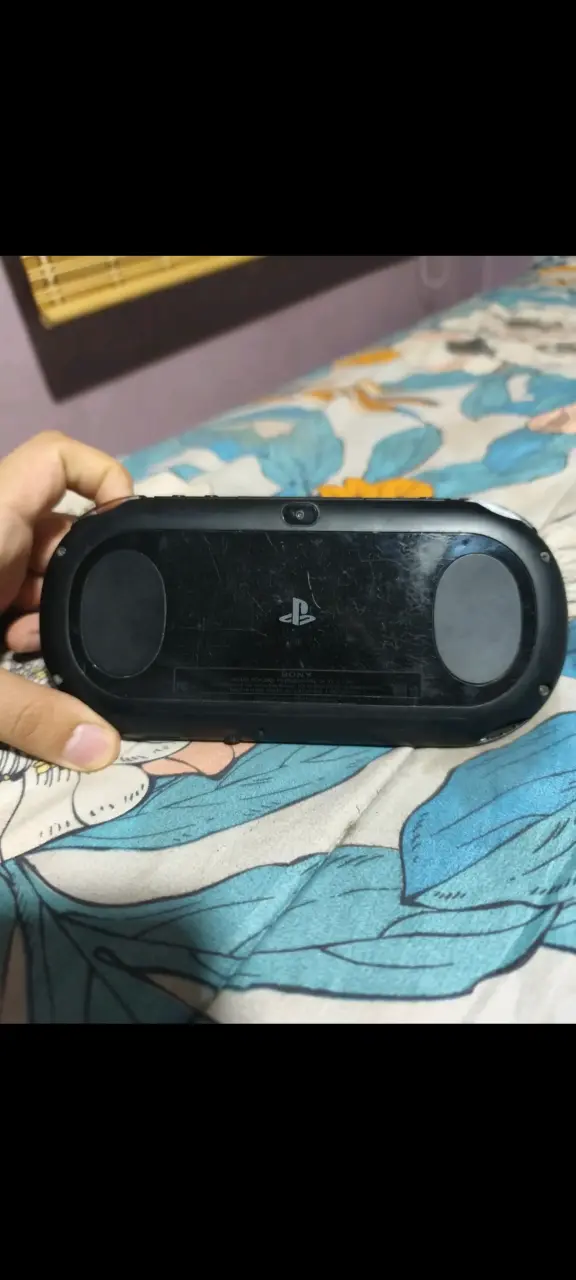 Consola portátil Sony PS Vita en buen estado - 4