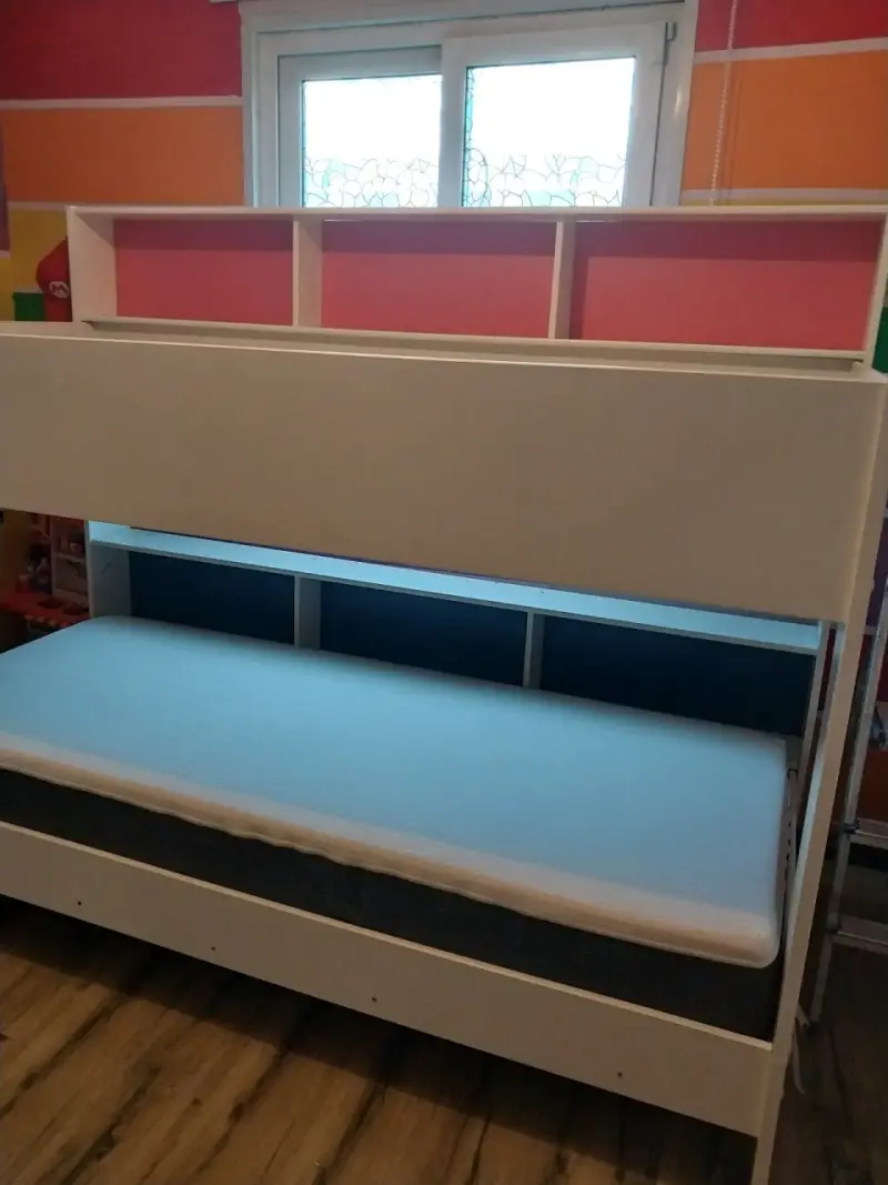 Camarote infantil con estantería integrada - 5
