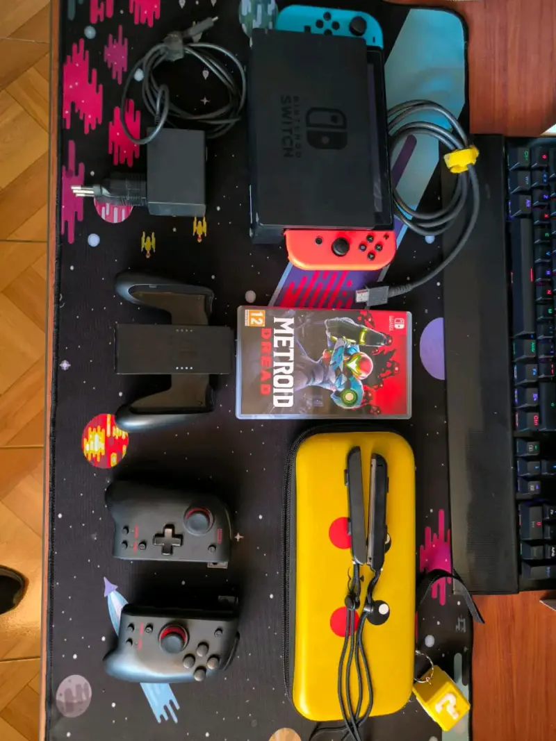 Consola Nintendo Switch con accesorios y juego Metroid Dread - 2