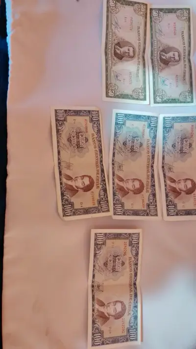 Billetes antiguos de Chile 50 y 100 escudos - miniatura 1