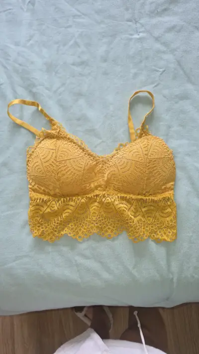 Top de encaje amarillo para mujer - miniatura 1