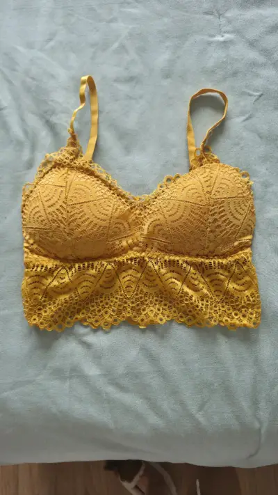 Top de encaje amarillo para mujer - miniatura 3