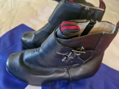 Botines de cuero negro con hebilla - miniatura 1
