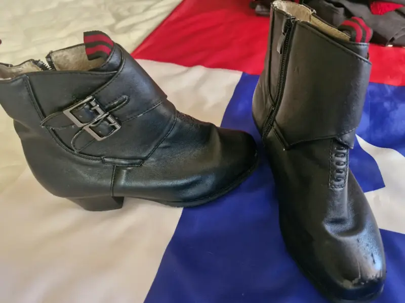 Botines de cuero negro con hebilla - 2