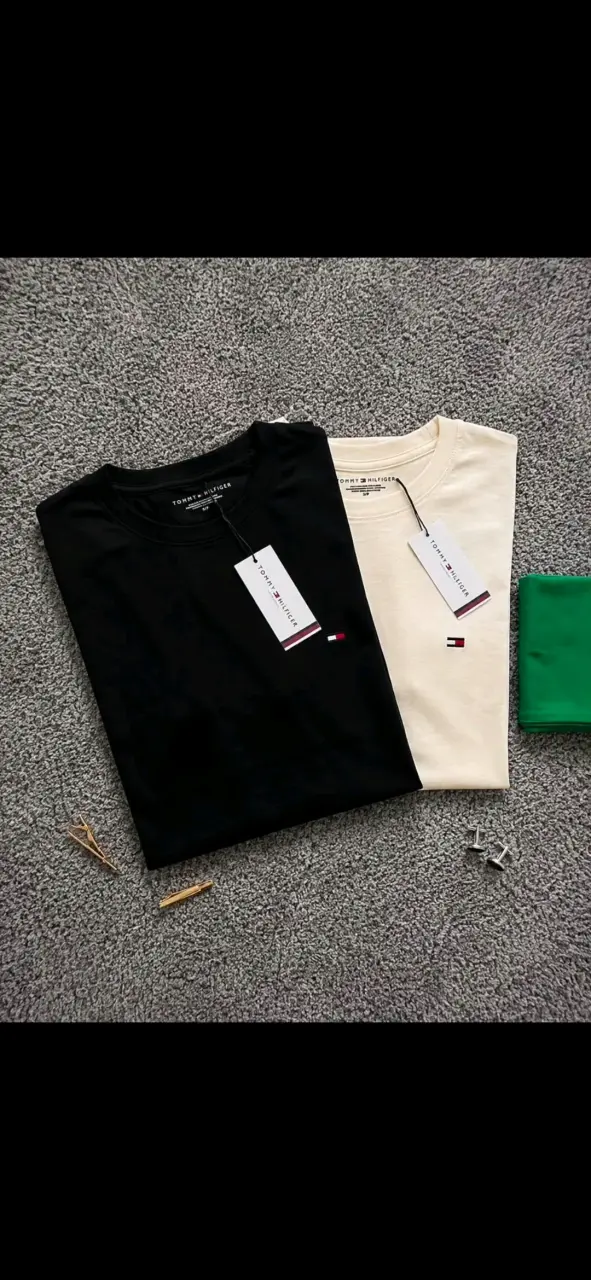 Poleras Tommy Hilfiger negras y blancas