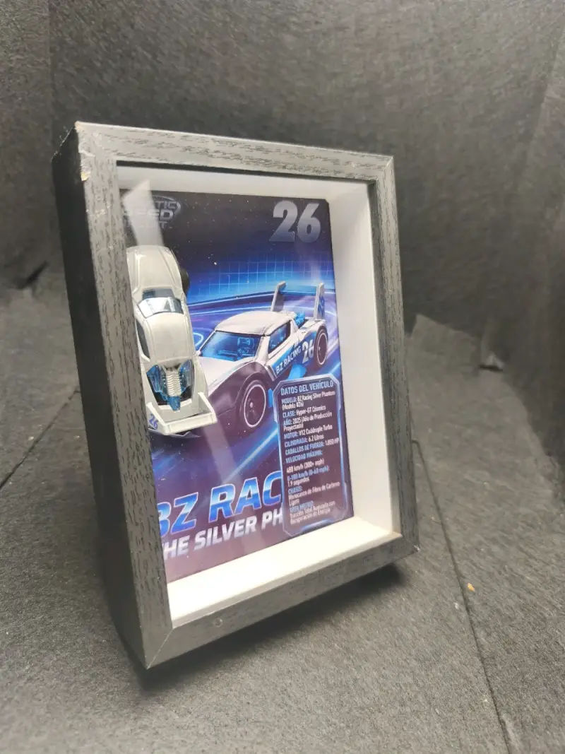 Modelo de Auto BZ Racing Silver Phantom en Marco - 2