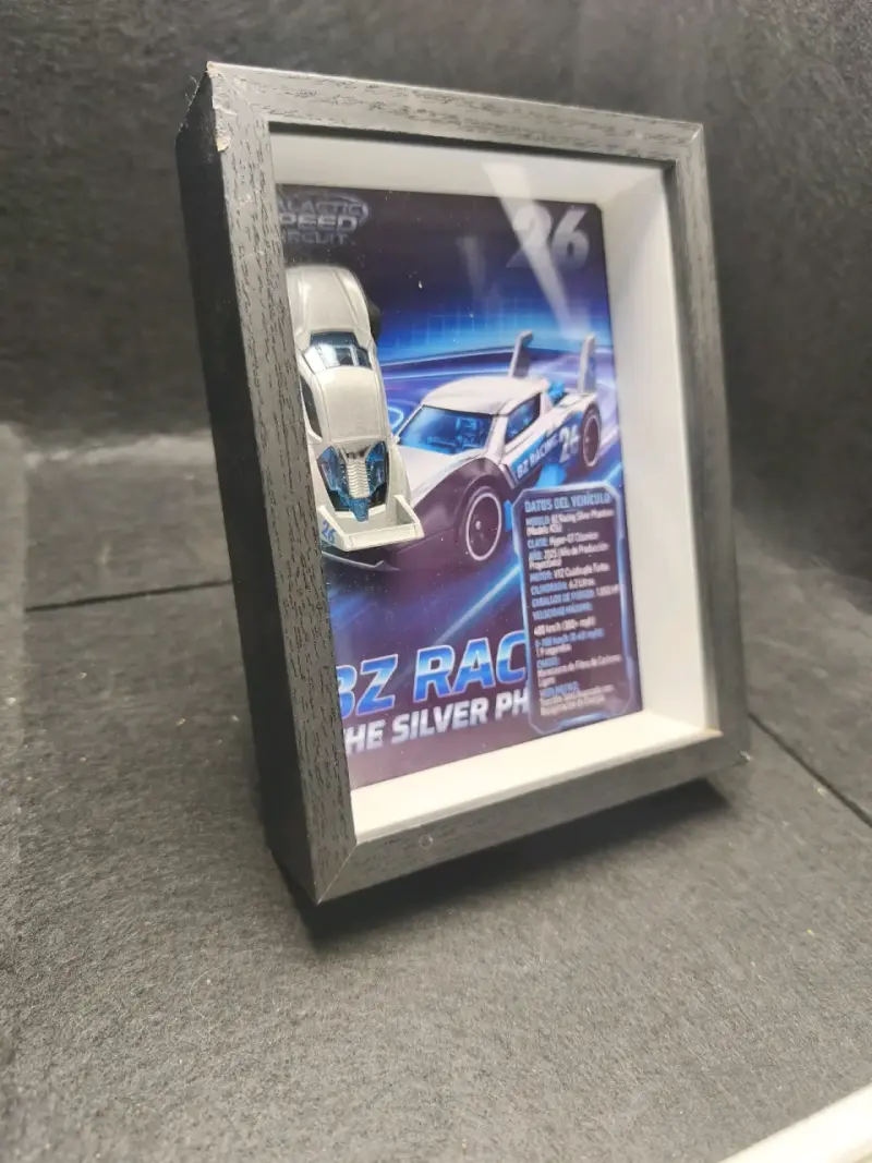 Modelo de Auto BZ Racing Silver Phantom en Marco - 3
