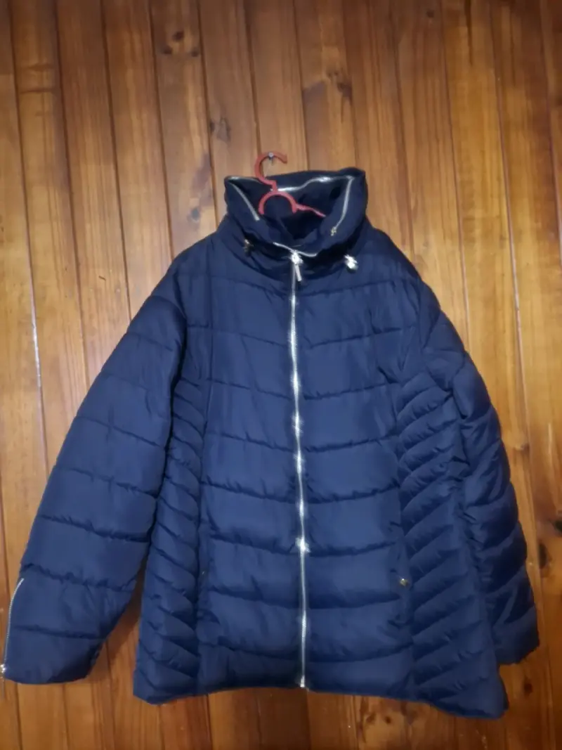 Parka acolchada azul para invierno, con gorro