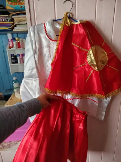 Traje de Danza Folclórica Negra y Morada - miniatura 5