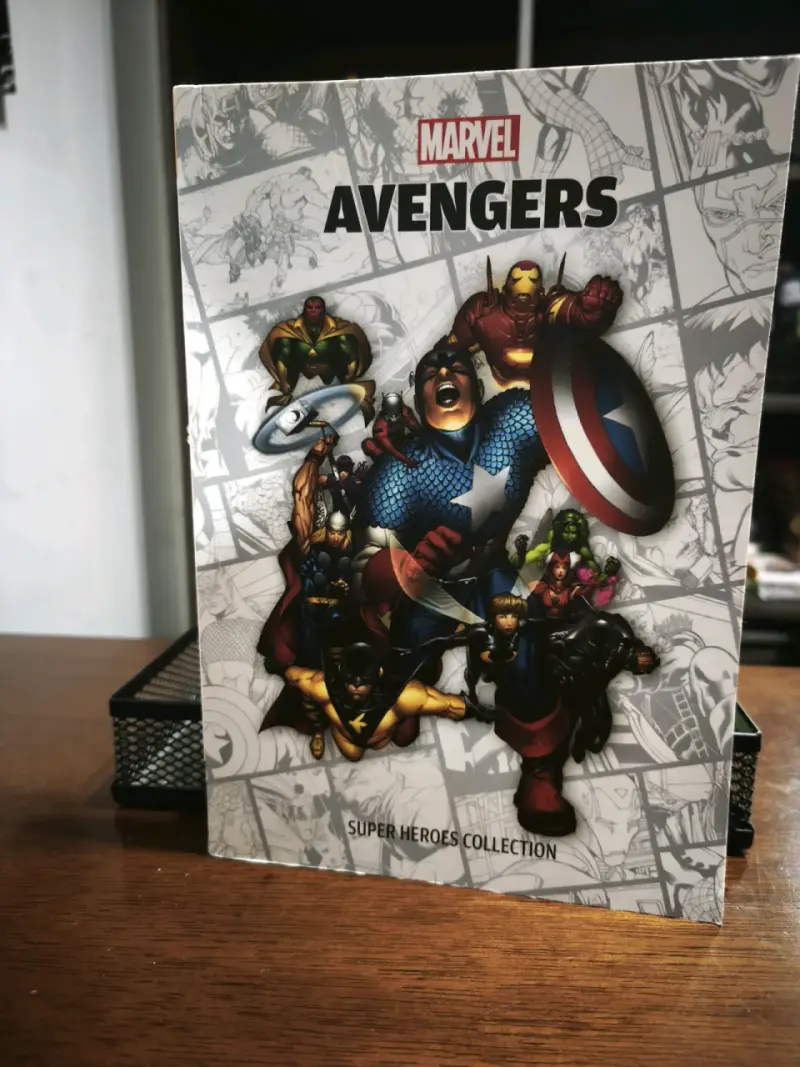 Comic Marvel Avengers Super Heroes Collection