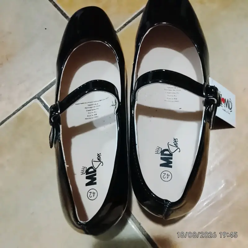 Zapatos de charol negro con taco bajo talla 42 - 4