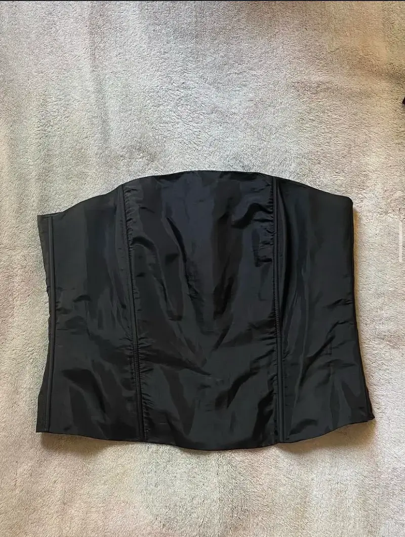 Bustier negro elegante para mujer - 1