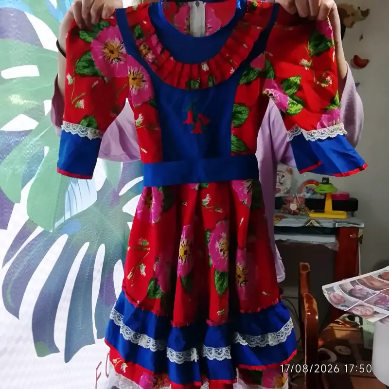 Vestido de huasa para niña con flores y encaje - 1