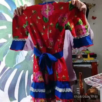Vestido de huasa para niña con flores y encaje - miniatura 2