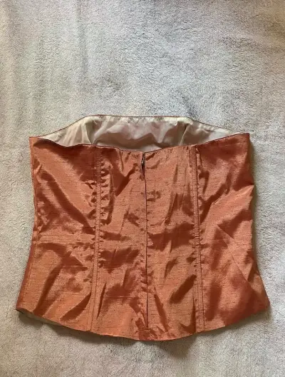 Bustier strapless color salmón elegante - miniatura 2