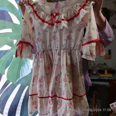 Vestido infantil floral con encaje y lazo - miniatura 1