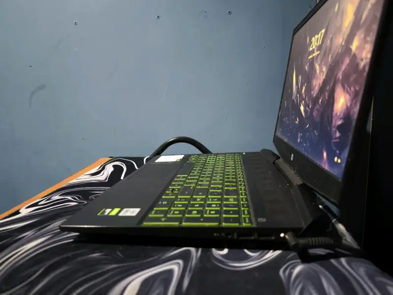 Notebook Gamer HP Pavilion 15-dk1xxx | i5-10300H | - 4