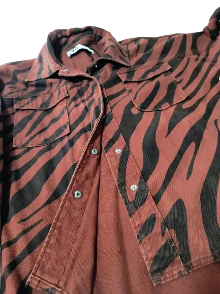 Chaqueta animal print color terracota de Zara - 3