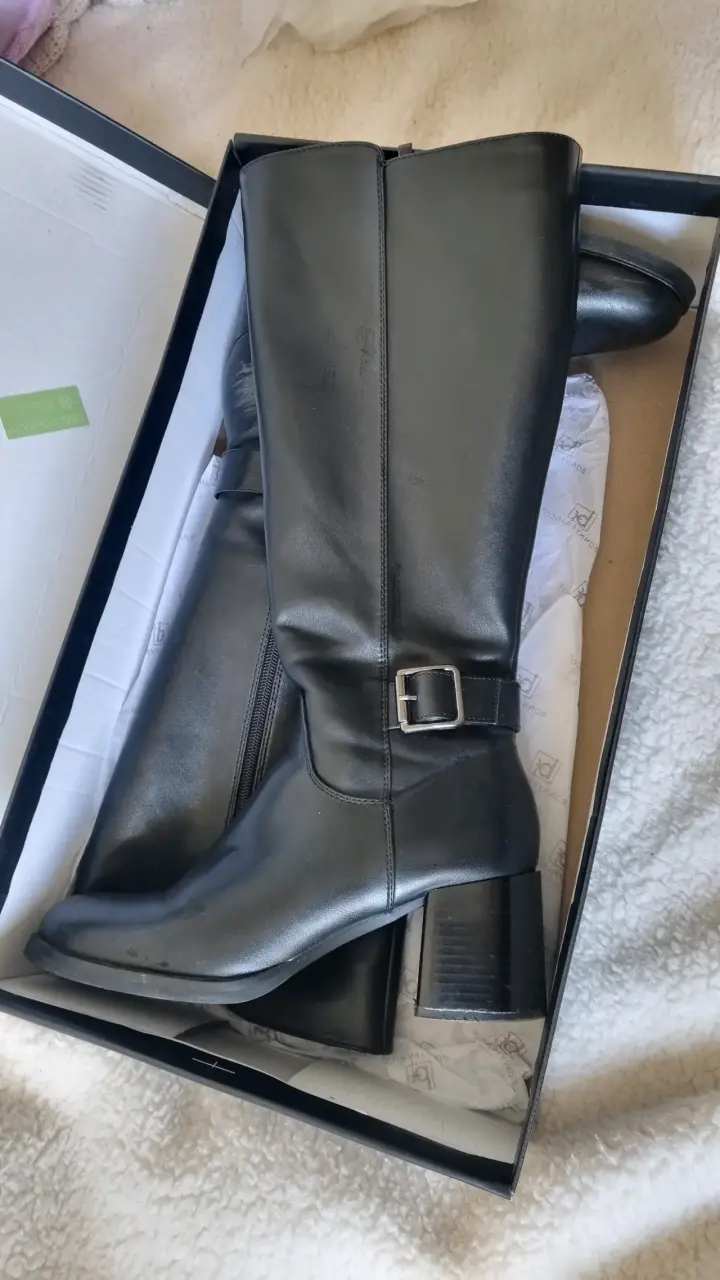 Botas negras de cuero con tacón - 2