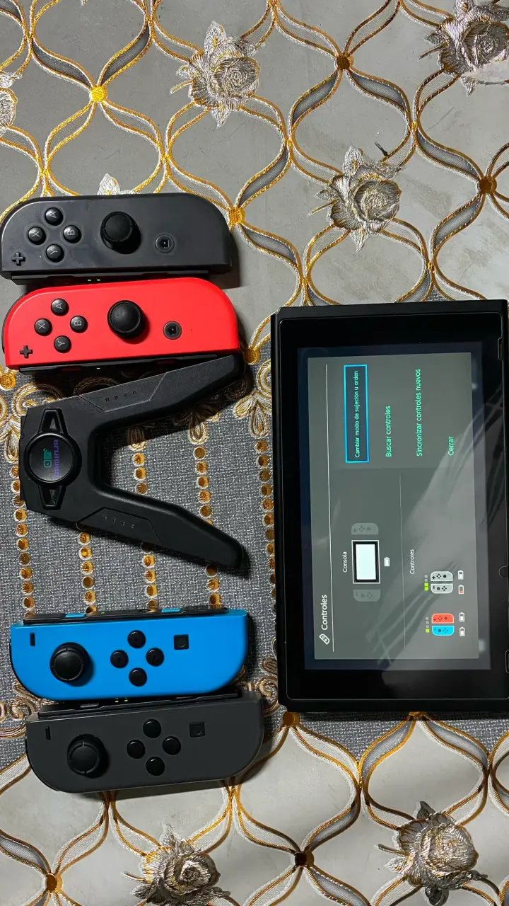 Nintendo Switch con juegos y accesorios - 4