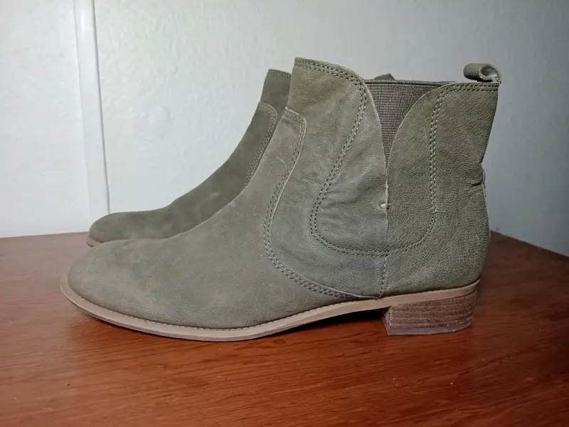 Botines de gamuza verde oliva para mujer - 1