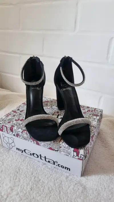 Sandalias de Tacón Alto Negras con Brillo Gotta - miniatura 2