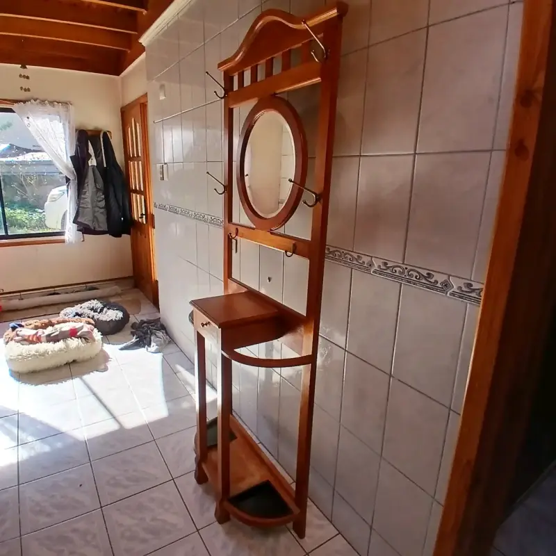 Perchero paraguero de madera con espejo y cajón - 2