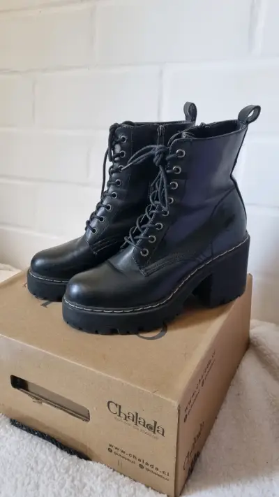 Botines de cuero negro con plataforma Chalada - miniatura 1