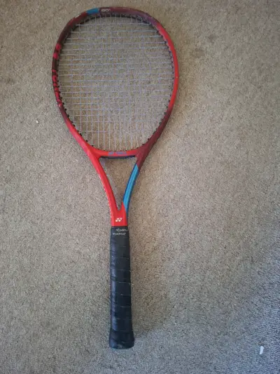 Raqueta de tenis Yonex Vcore reparada - miniatura 1