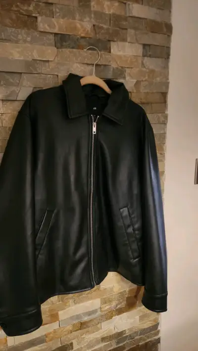 Chaqueta de cuero sintético negra H&M XL - miniatura 1