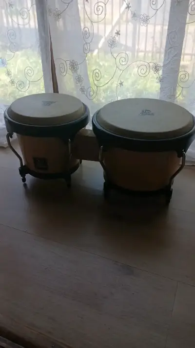 Bongos de madera marca LP en buen estado - miniatura 1