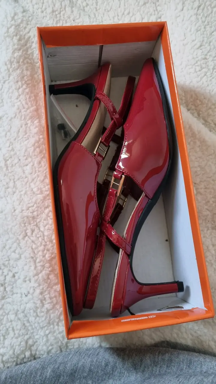 Zapatos de tacón rojo charol elegante - 3