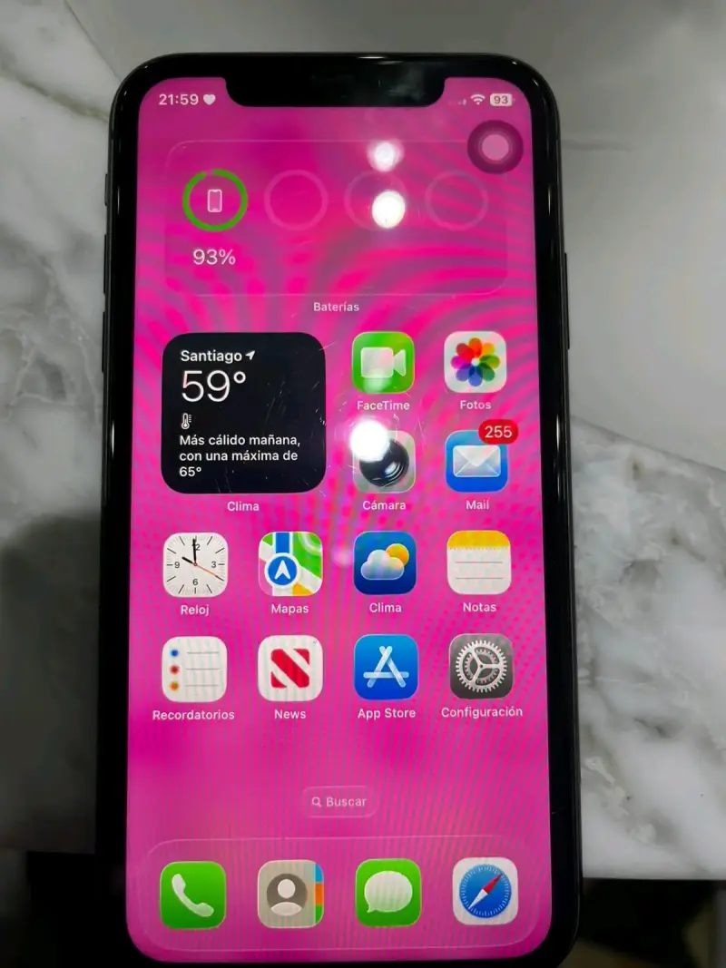iPhone 11 en buen estado con pantalla de 6.1 pulgadas - 3