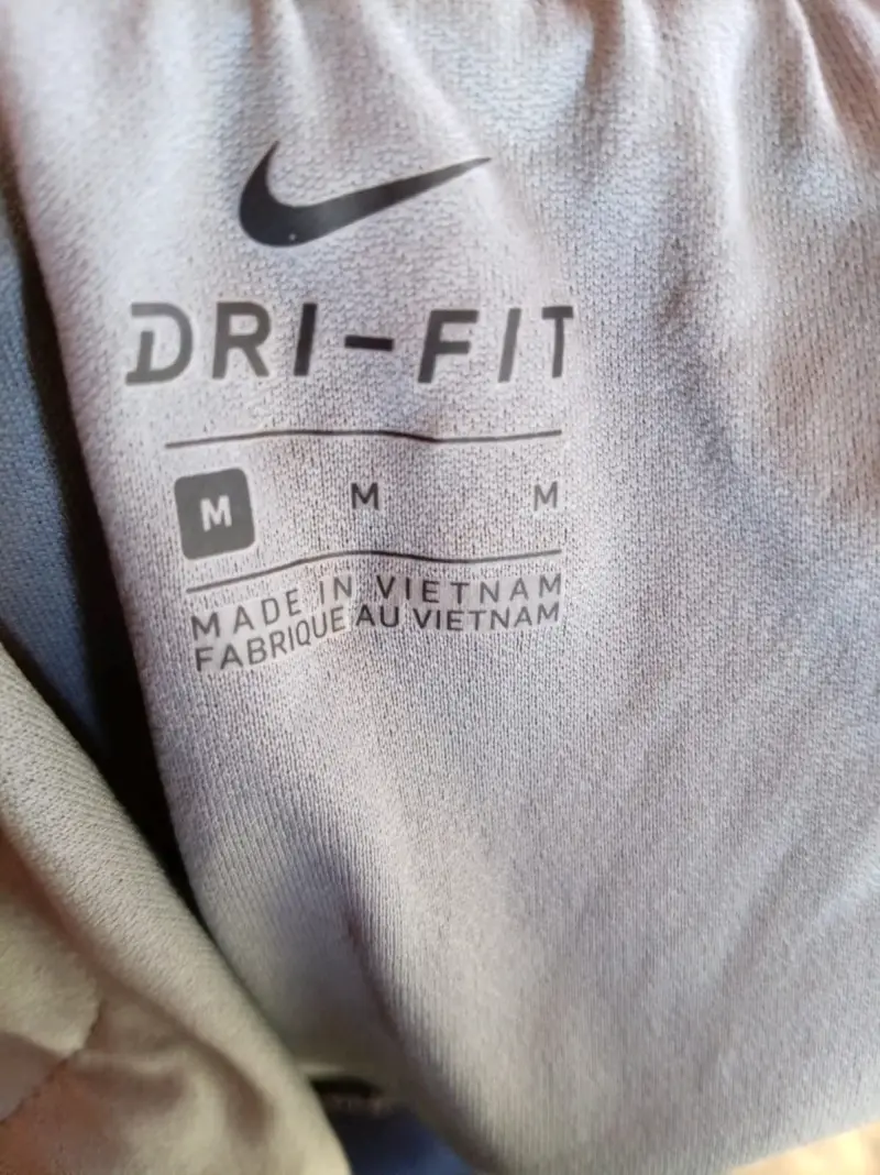 Shorts deportivos Nike Dri-Fit gris para hombre - 2