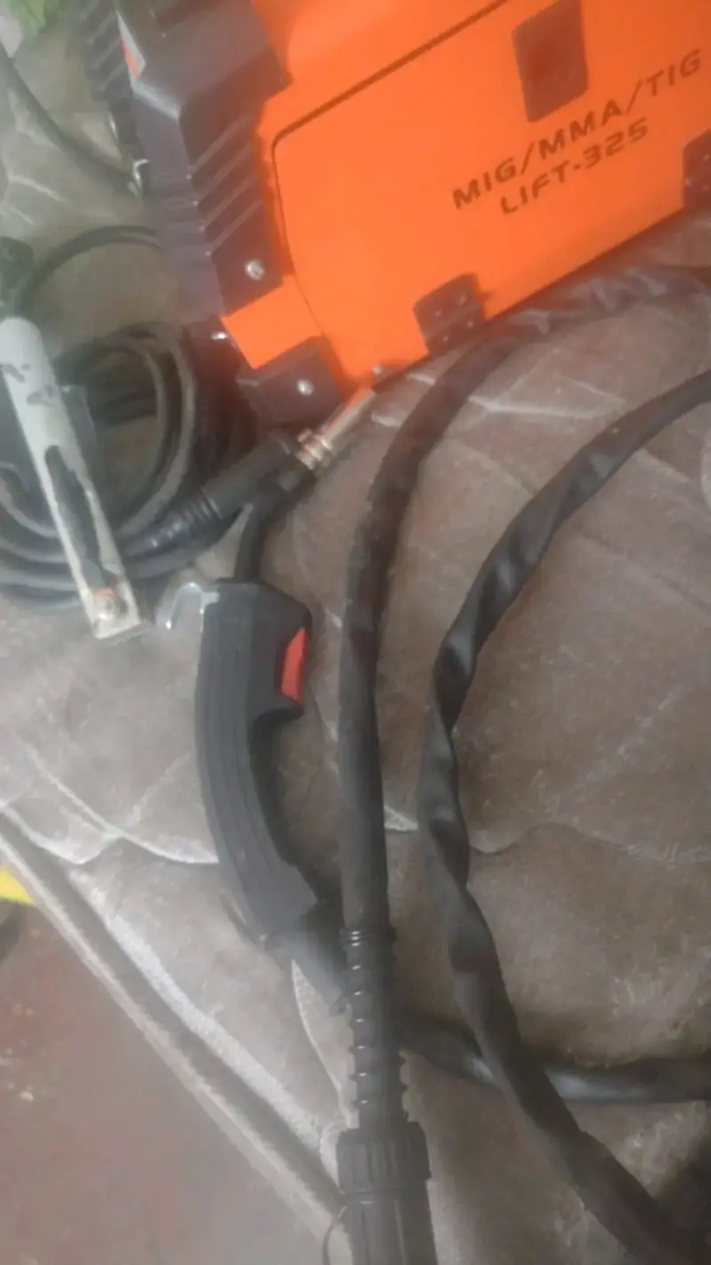 Soldadora MIG/MMA/TIG LIFT-325 portátil - 2