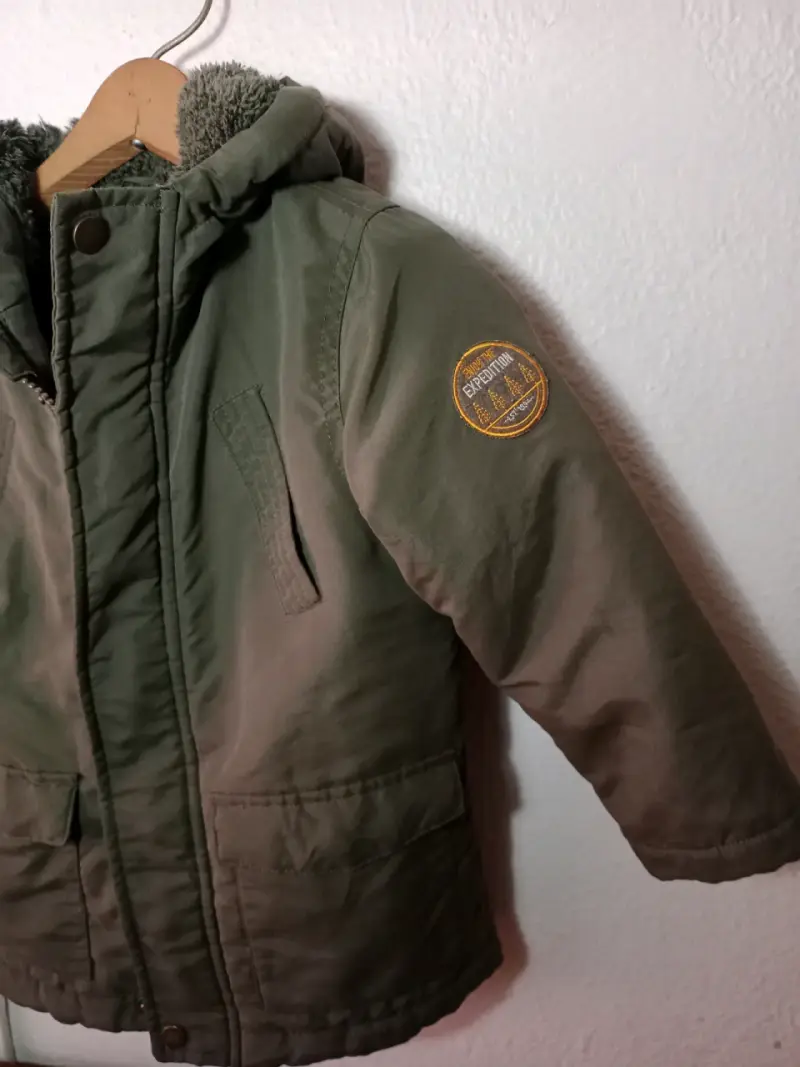 Chaqueta de invierno para niño verde con capucha - 2