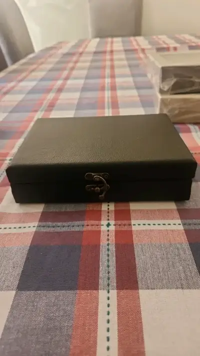 Estuche organizador de relojes negro - miniatura 1