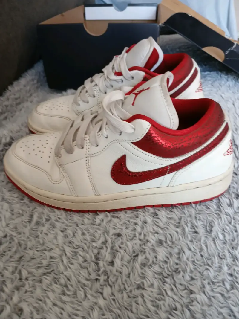 Zapatillas Nike Air Force 1 Vintage Blancas y Rojas - 2